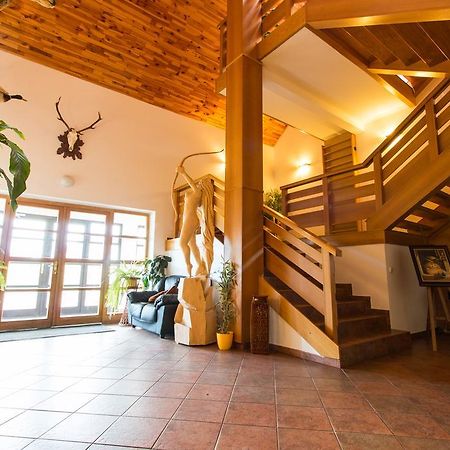 Orlik Rejviz Hotell Exteriör bild