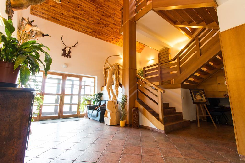Orlik Rejviz Hotell Exteriör bild