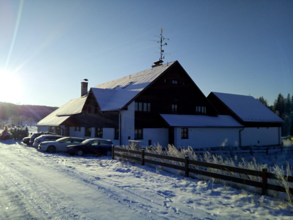 Orlik Rejviz Hotell Exteriör bild