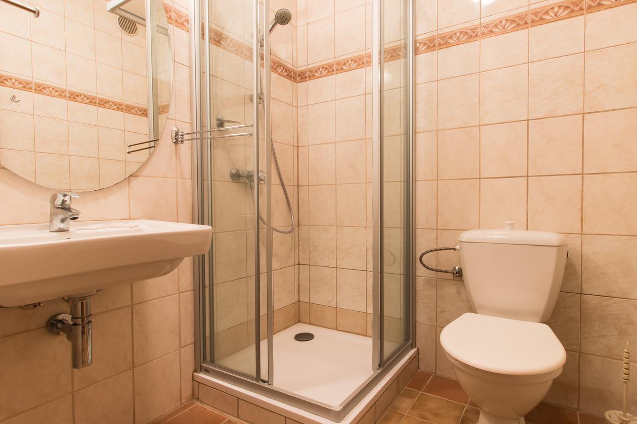 Orlik Rejviz Hotell Exteriör bild