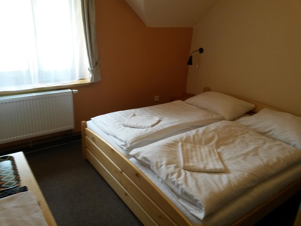 Orlik Rejviz Hotell Exteriör bild