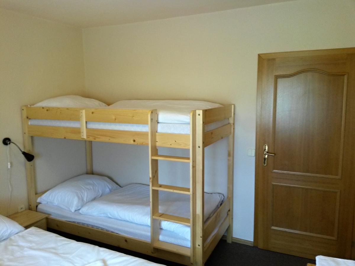 Orlik Rejviz Hotell Exteriör bild