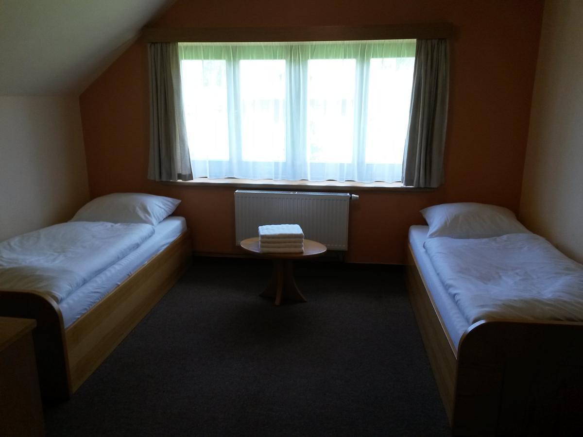 Orlik Rejviz Hotell Exteriör bild
